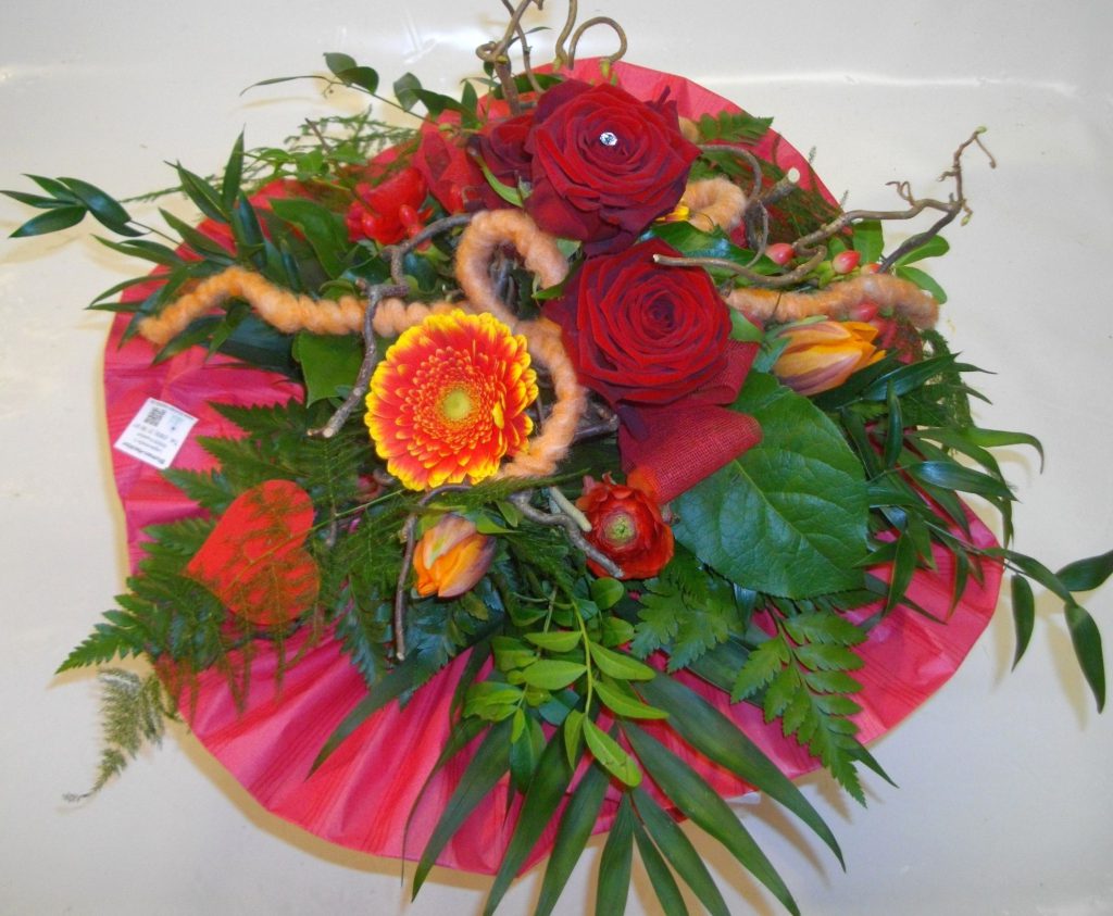 S016-Kur, rot-mit roter Rose, Ranunkel, Gerbera, Tulpe, Hyp